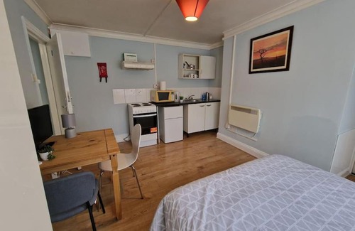 Leabridge Apartamento | Self contained studio flat in Clapton, Hackney E5