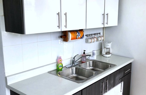 Aguadilla Apartamento | Apartamento Estudio Independiente Hermoso Alquiler de Vacaciones en Casa Caribe