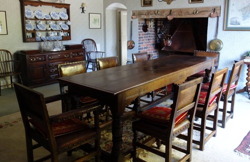 Broadwas Otro | Self contained wing in our beautiful Regency Farmhouse