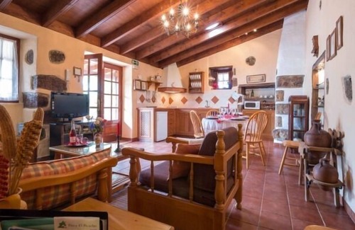 San Cristobal de La Laguna Cabaña | Casa rural para 4 dentro de un complejo con piscina