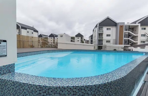 Summerstrand Apartamento | Selfcatering apartment in Summerstrand featuring luxury amenities & free parking