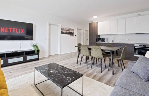 Selfoss Apartamento | Selfoss Secret: Free parking - King bed - Netflix
