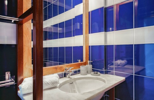 Ferrel Casa | Selina Peniche