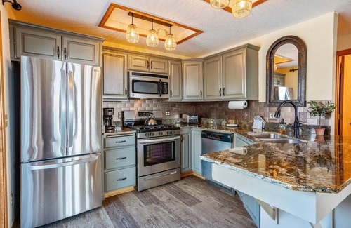 Tolovana Park Casa | Selkie's Hideaway - Oceanview! Beachcomber Vacation Homes