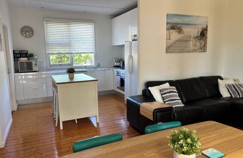 Sellicks Beach Casa | Sellicks Beach Getaway - Cosy 3 bedroom home, 1 street back from beach. Sleeps 8