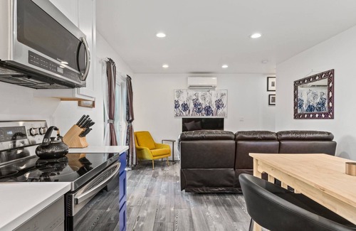 Sellwood-Moreland Casa | Great Deals on Summer Stays!