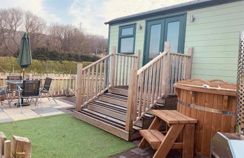 Eglwysbach Casa | Semi Detached Cottage Snowdonia with hot tub