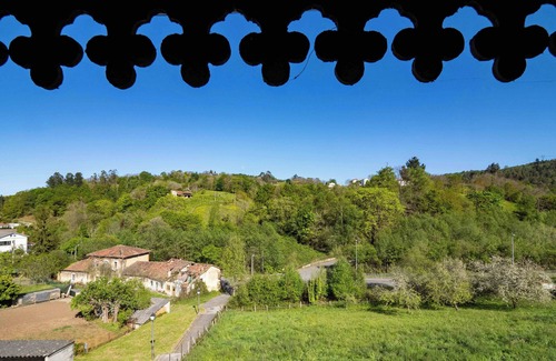 Municipio de Bimenes Casa | Casa pareada de construcción belga, con amplio jardín y en un lugar tranquilo