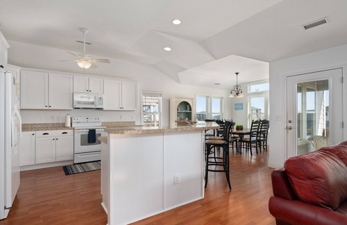 Sea Scape Casa | Semi-Oceanfront, Ocean Views! 225ft to Beach! -Pool, Hot Tub,Pool Table,Dogs OK!