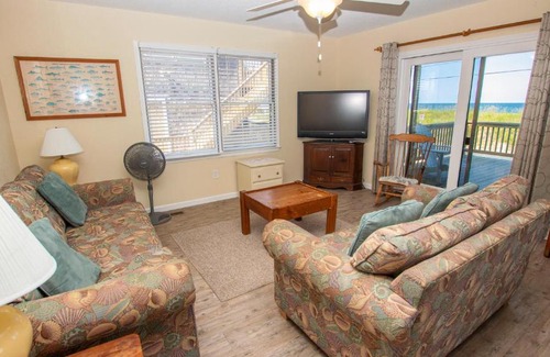 Colington Casa | Semi-Oceanfront, Ocean Views, 200 ft to Beach access, Dogs Welcome, KD242, Fitzs Wave Watcher