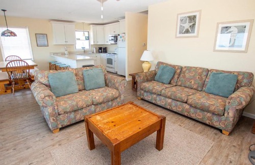 Colington Casa | Semi-Oceanfront, Ocean Views, 200 ft to Beach access, Dogs Welcome, KD242, Fitzs Wave Watcher