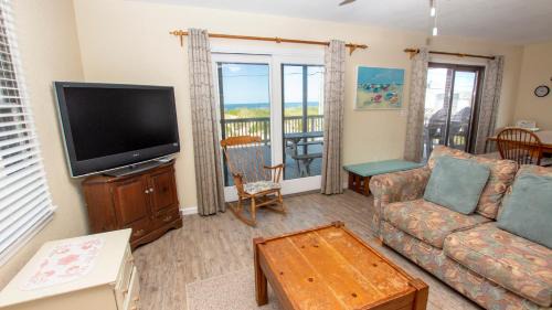 Colington Casa | Semi-Oceanfront, Ocean Views, 200 ft to Beach access, Dogs Welcome, KD242, Fitzs Wave Watcher