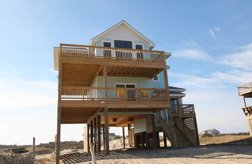 Carova Beach Casa | Semi-Oceanfront, Wild Horses, Hot Tub, Ocean Views! 4x2000, Sandfiddler Inn