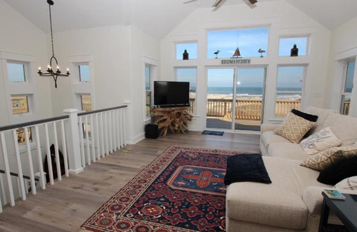 Carova Beach Casa | Semi-Oceanfront, Wild Horses, Hot Tub, Ocean Views! 4x2000, Sandfiddler Inn