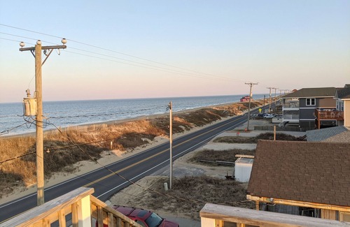 Kitty Hawk Cabaña | ⛱Semi-Oceanfront with Ocean Views in Kitty Hawk🌊 Beach Access Just 30 feet away