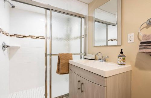 Montclair Apartamento | Semi Private cozy studio near downtown.