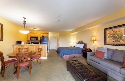 Snowshoe Hotel | Seneca
