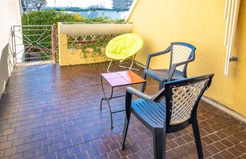 Senigallia Apartamento | Senigallia, bilocale fronte mare con giardino - SE040