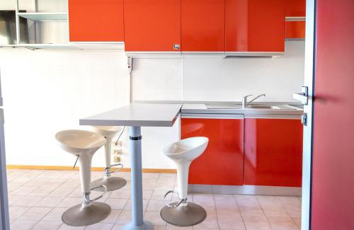 Senigallia Apartamento | Senigallia, bilocale fronte mare con giardino - SE040