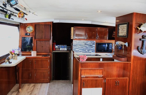 Key West Alquiler De Eote | Sentient Waters: 63' Boat With Full Amenities & Sun Deck