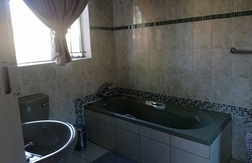Mmabatho Casa | Sentlhaga Guest House