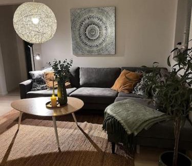Sandnes Apartamento | Sentral og lys leilighet med stor uteplass og gratis parkering