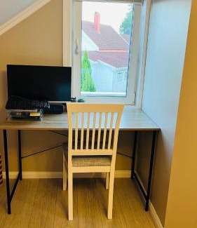 Arendal Casa | Sentralt rekkehus med solrik veranda!