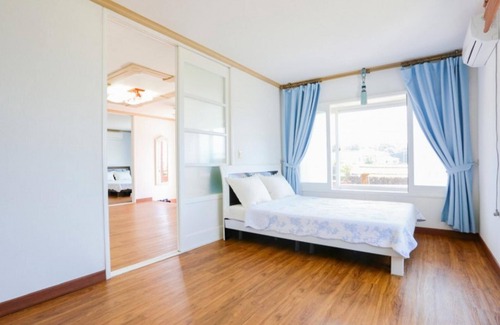 Namwon Casa | Seogwipo Bangulpungdengi Pension