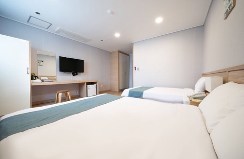 Seongsan Hotel | Seogwipo Blue Mountain