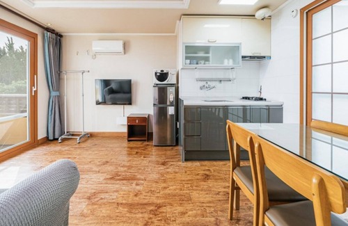 Namwon Casa | Seogwipo Tteuribada Pension