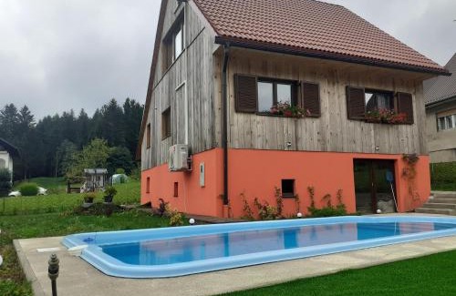 Cabar Chalet De Esquí | Seoska rapsodija