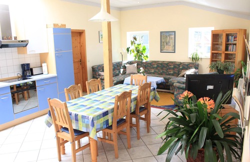 Wichtenbeck Apartamento | Separate bright cornflower vacation apartment on a former farm