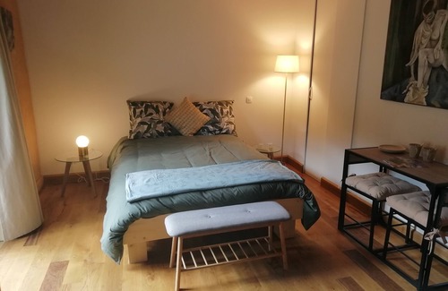 Clelles Cama Y Desayuno | Separate room with terrace and summer kitchen in country house
