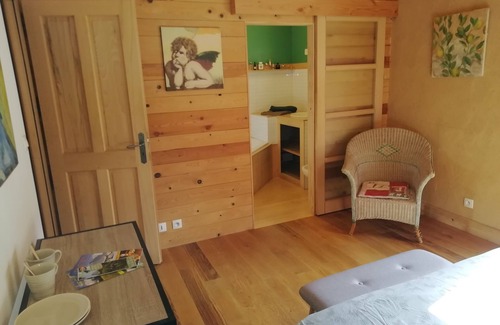 Clelles Cama Y Desayuno | Separate room with terrace and summer kitchen in country house