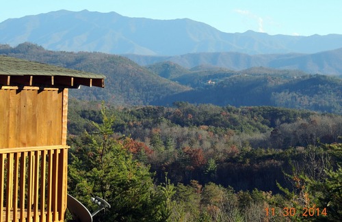 Sevierville Cabina | Knight of My Dreams ... Recluido, Vista impresionante, Elegante, Show de luces, EZ Access