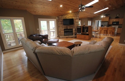 Big Creek Casa | Frente al agua del lago Norris en casa (5bd / 4ba). Mira la descripción de tarifas especiales