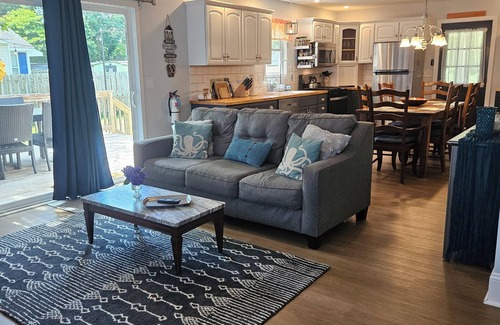 Villas Casa | Prime Aug week still available, rent 4 nights, get 5th free!! Gut reno in '23!