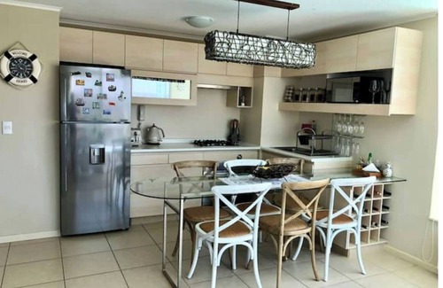 Algarrobo Apartamento | Septiembre en la Playa para 4, parrilla, jacuzzis