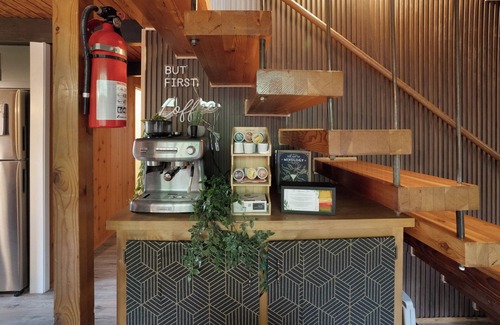 Camp Nelson Cabina | Sequoia A-frame Nirvana: Modern + Views + Hot Tub