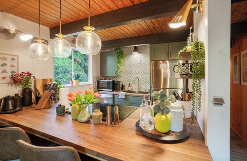 Camp Nelson Cabina | Sequoia A-frame Nirvana: Modern + Views + Hot Tub