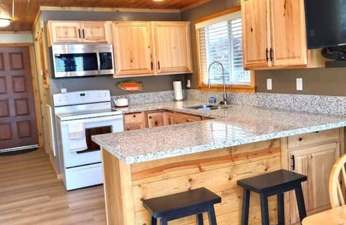 Camp Nelson Cabina | Sequoia Oaks