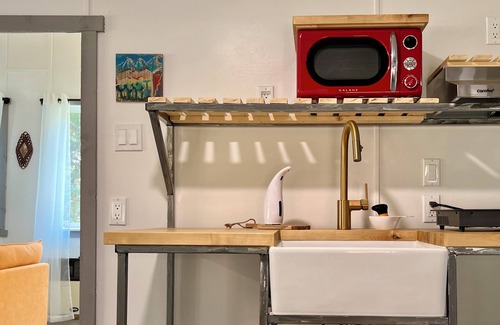 Alta Sierra Cabina | Sequoia: Pine View Trailer-Featured on HGTV!