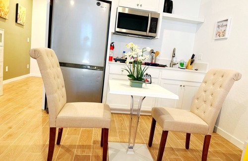 Visalia Apartamento | Sequoia Riverway Studio, Visalia Central Nest, 45 minutes to Sequoia Visitor