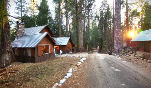 Wilsonia Casa | Sequoia Splendor, inside Kings Canyon NP by Visitors Center