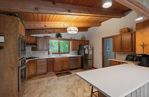Lake Sequoyah Cabina | * Lakefront * Espaciosa casa con kayaks directamente en el lago Sequoyah!