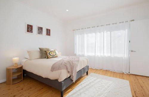 Woy Woy Bay Casa | Serena Cottage - Sunlit Escape by Woy Woy Bay Wharf