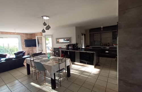 Tavel Casa | SERENA 🏡. Near the Pont d'Avignon. Palace of the Popes. Pont du Gard, Nîmes