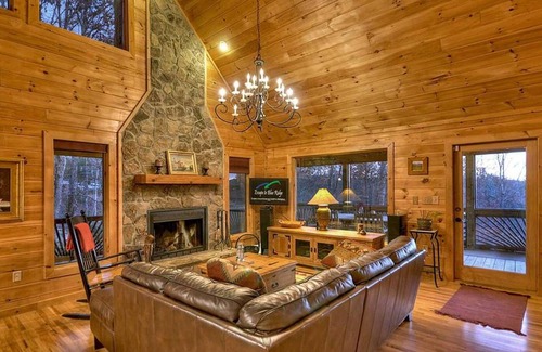 Morganton Cabina | Serendipity by Escape to Blue Ridge