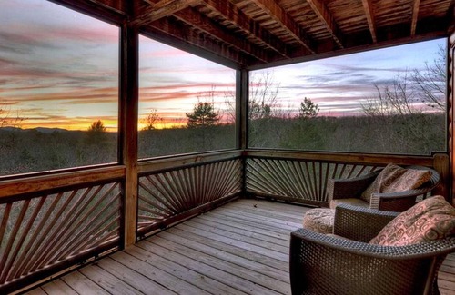 Morganton Cabina | Serendipity by Escape to Blue Ridge