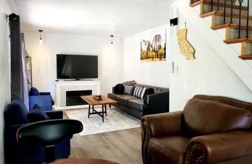 Oakhurst Casa | -Serendipity Lodge at Yosemite- BBQ-Full Kitchen-King Bed